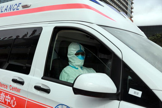 宣威云峰医院租私人急救车到大理白族救护车接送病人价格