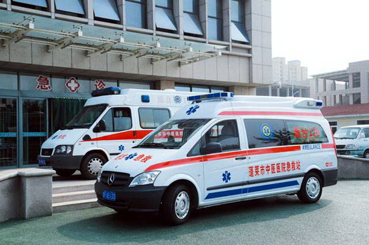 云南省宾川县城社区卫生服务中心医院救护车出租到玉溪市江川县正规救护车转运公司-救护车出租